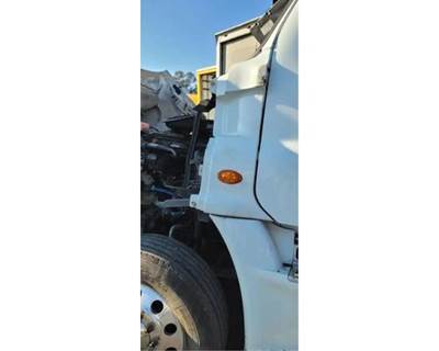 Freightliner Cascadia 125 Left Cowl