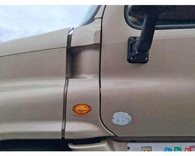 Freightliner Cascadia 125 Left Cowl