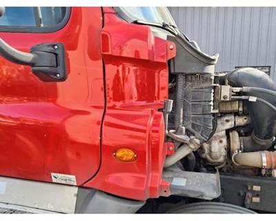 Freightliner Cascadia 125 Right Cowl