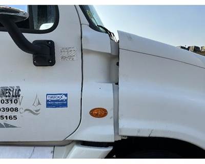 Freightliner Cascadia 125 Right Cowl for a Freightliner CASCADIA