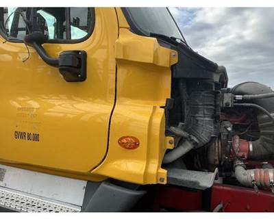 Freightliner Cascadia 125 Right Cowl for a Freightliner CASCADIA