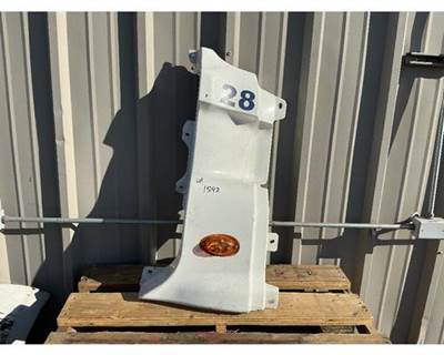 Freightliner Cascadia 125 Right Cowl