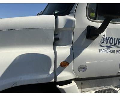 Freightliner Cascadia 125 Left Cowl for a Freightliner CASCADIA