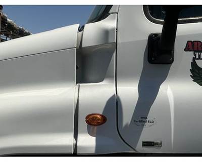 Freightliner Cascadia 125 Cowl for a Freightliner CASCADIA