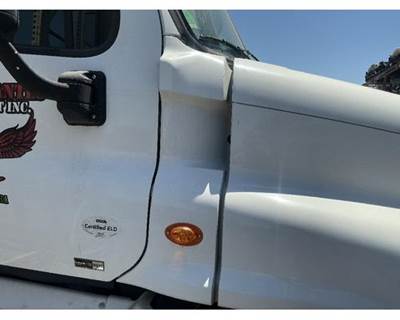 Freightliner Cascadia 125 Cowl for a Freightliner CASCADIA