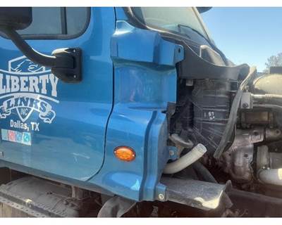 Freightliner Cascadia 125 Cowl