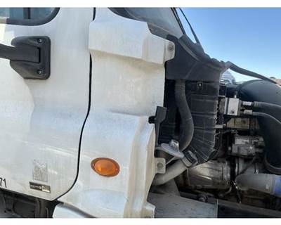 Freightliner Cascadia 125 Cowl for a Freightliner CASCADIA