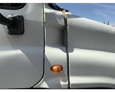 Freightliner Cascadia 125 Cowl for a Freightliner CASCADIA