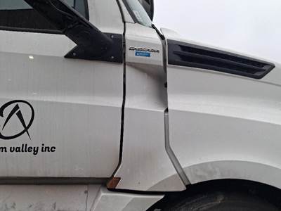 Freightliner Cascadia 126 Right Cowl for a Freightliner CASCADIA