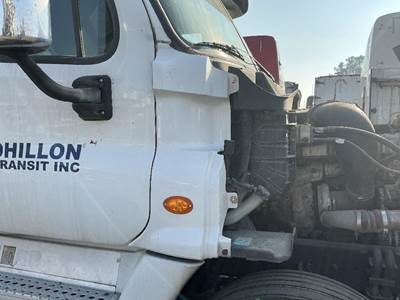 Freightliner Cascadia 126 Right Cowl for a Freightliner CASCADIA