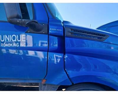 Freightliner Cascadia 126 Right Cowl