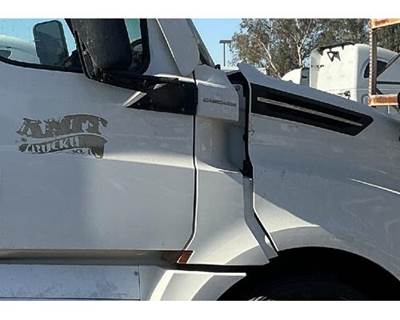 Freightliner Cascadia 126 Cowl for a Freightliner CASCADIA