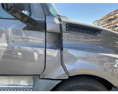 Freightliner Cascadia 126 Cowl