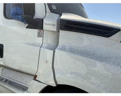 Freightliner Cascadia 126 Cowl for a Freightliner CASCADIA