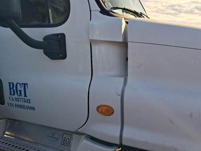 Freightliner Cascadia Right Cowl