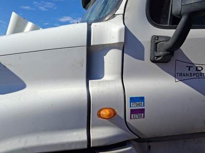 Freightliner Cascadia Left Cowl