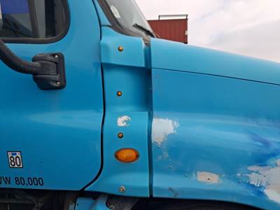 Freightliner Cascadia Cowl