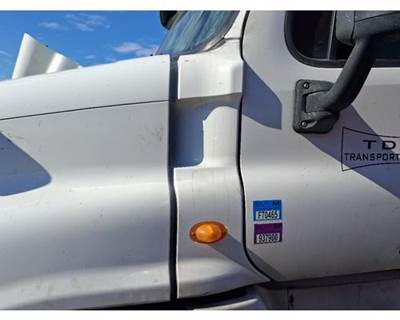 Freightliner Cascadia Left Cowl