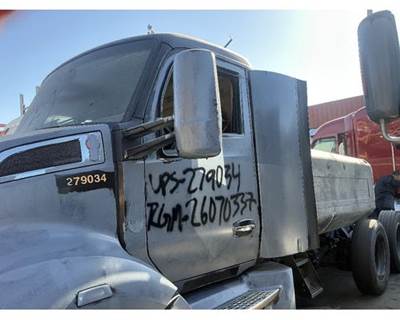 Kenworth T680 Cowl