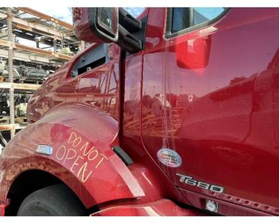 Kenworth T680 Cowl