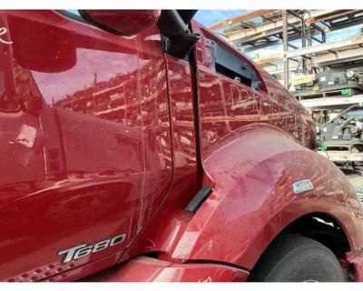 Kenworth T680 Cowl