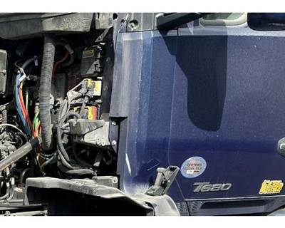 Kenworth T680 Cowl