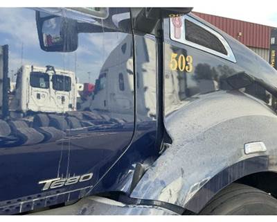 Kenworth T680 Cowl