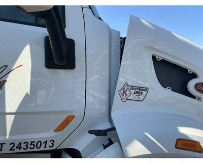 Peterbilt 367 Right Cowl