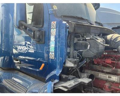 Peterbilt 579 Cowl
