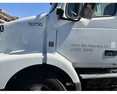 Volvo VNM Left Cowl
