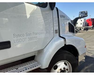 Volvo VNM Right Cowl
