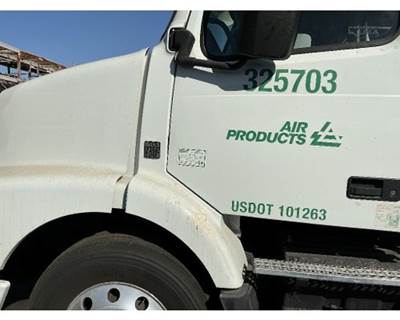 Volvo VNM Cowl