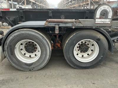 Hendrickson 320 Cutoff for a Peterbilt 320