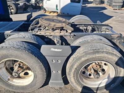 Kenworth T680 Cutoff