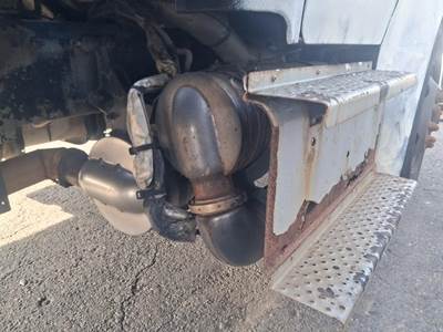 Cummins ISB 6.7L DPF Assembly for a Freightliner M2 106