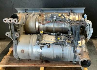 Cummins ISL9 DPF Assembly for a Freightliner M2 106