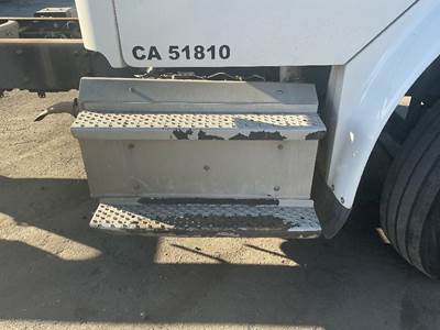 Cummins ISL9 DPF Assembly for a Freightliner M2 106