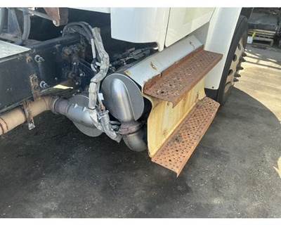 Cummins ISL9 DPF Assembly for a Freightliner M2 112 Medium Duty