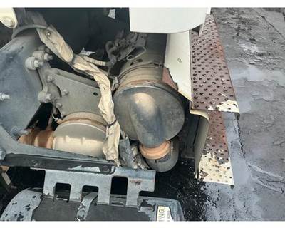 Cummins ISL9 DPF Assembly for a Freightliner M2 112 Medium Duty
