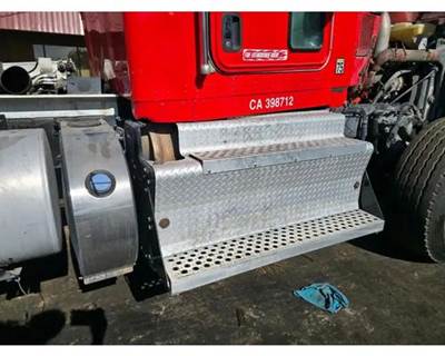 Kenworth DPF Assembly for a Kenworth W900