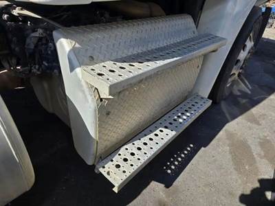 Detroit DD13 DPF Assembly for a Freightliner Cascadia 125