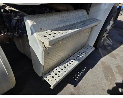 Detroit DD13 DPF Assembly for a Freightliner Cascadia 125