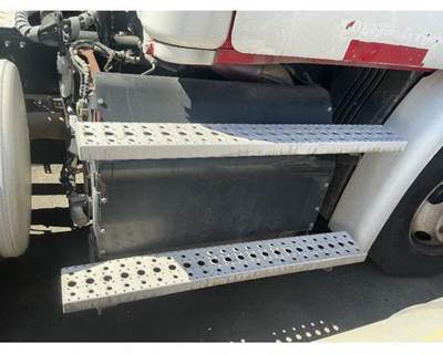 Detroit DD13 DPF Assembly for a Freightliner CASCADIA