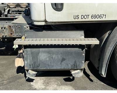Detroit DD13 DPF Assembly for a Freightliner CASCADIA