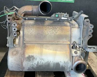 Detroit DD15 DPF Assembly for a Freightliner Cascadia 125