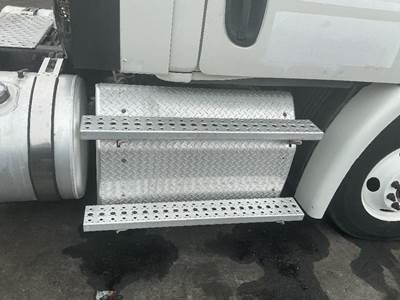 Detroit DPF Assembly for a Freightliner CASCADIA