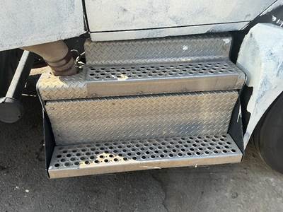 Kenworth T680 DPF Assembly