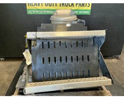 Mack DPF Assembly for a Mack CXU612
