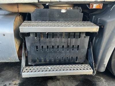 Mack Pinnacle CXU612 DPF Assembly for a Mack CXU612