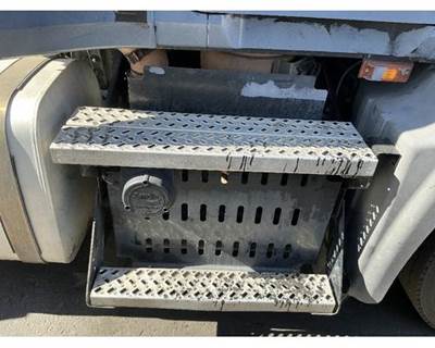 Mack Pinnacle CXU613 DPF Assembly for a Mack CXU613